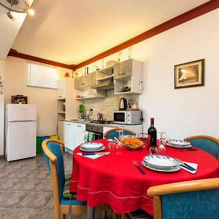 Apartman Maya Mali Lošinj Eksteriør billede