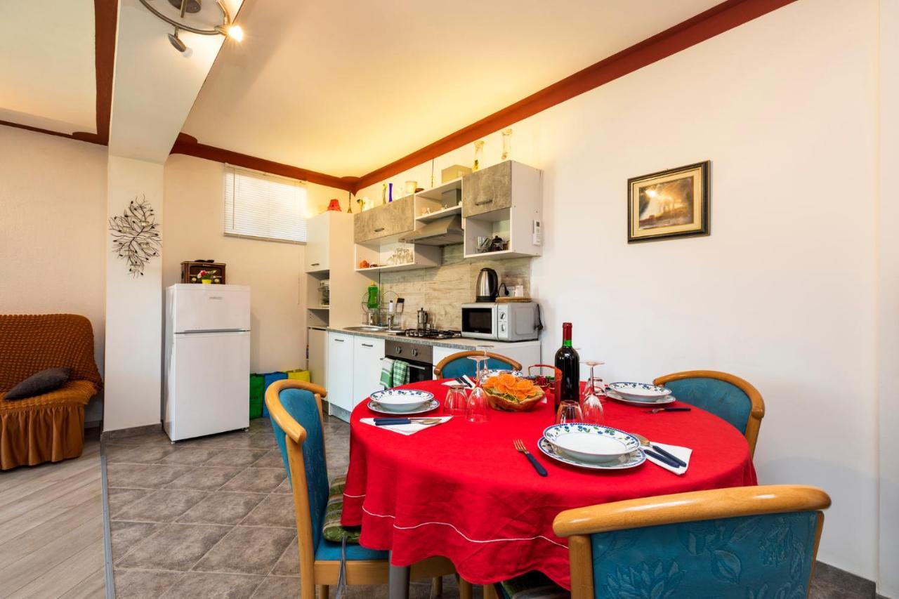 Apartman Maya Mali Lošinj Eksteriør billede