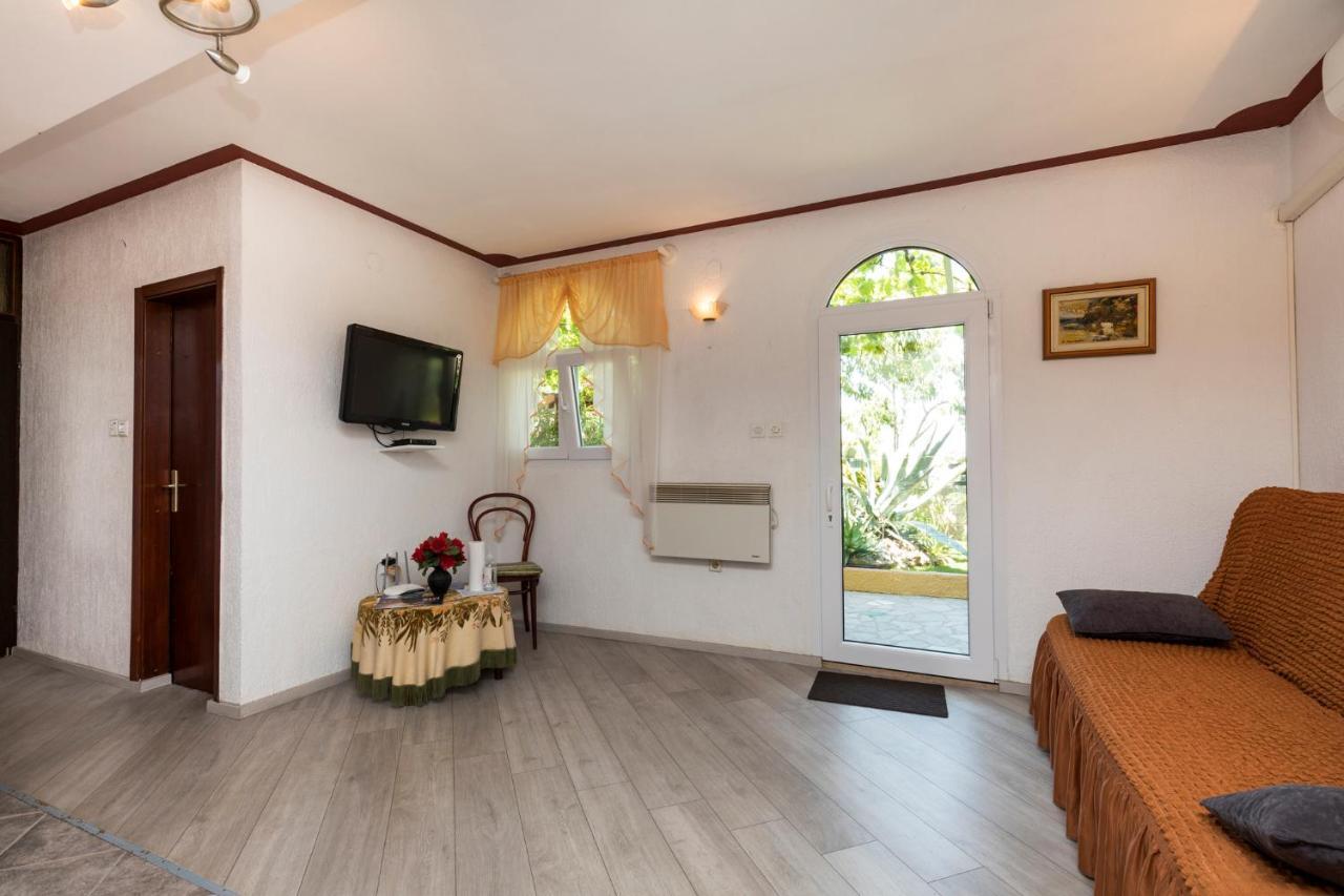 Apartman Maya Mali Lošinj Eksteriør billede