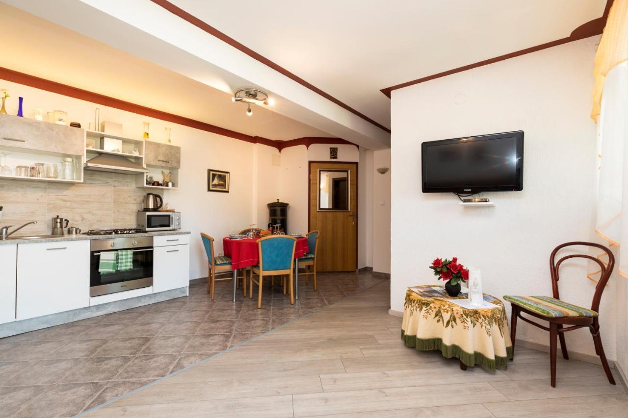 Apartman Maya Mali Lošinj Eksteriør billede