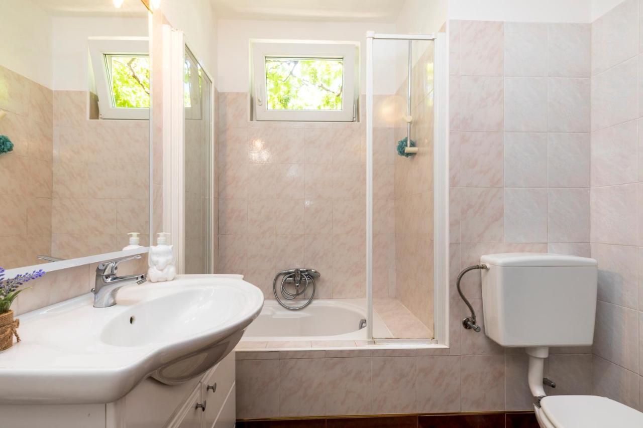 Apartman Maya Mali Lošinj Eksteriør billede